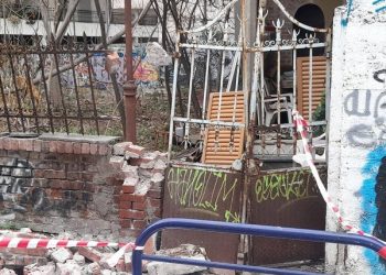 Νεκρός νεαρός που καταπλακώθηκε από τοίχο στη Λάρισα