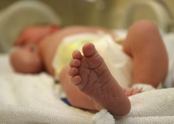 Βρέθηκε νεκρό βρέφος γυμνό με τον ομφάλιο λώρο στα κοιμητήρια στη Θεσσαλονίκη