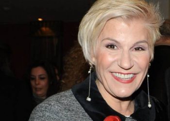 «Η γειτόνισσα μου είπε ποιοι ήταν οι φυσικοί μου γονείς», λέει η Χρύσα Ρώπα