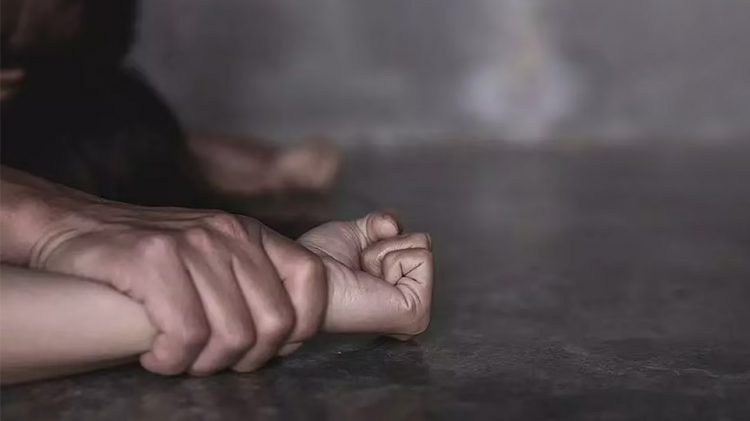 36χρονος συνελήφθη για απόπειρα βιασμού της 22χρονης ξαδέρφης του στη Λαμιά