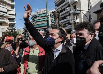 «Ο κ. Μητσοτάκης είναι κλεισμένος σε ένα γυάλινο κλουβί. Δεν τολμά να περπατήσει…», είπε ο Αλέξης Τσίπρας