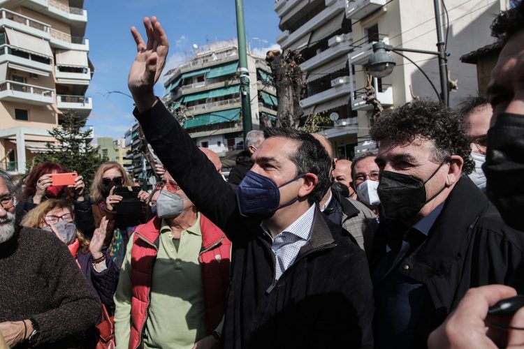 «Ο κ. Μητσοτάκης είναι κλεισμένος σε ένα γυάλινο κλουβί. Δεν τολμά να περπατήσει…», είπε ο Αλέξης Τσίπρας