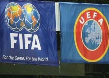 Αποβολή όλων των ρωσικών συλλόγων και εθνικών ομάδων από όλες τις διοργανώσεις FIFA και UEFA