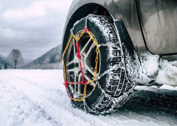 Νέος ΚΟΚ: Υποχρεωμένοι όλοι οι οδηγοί να έχουν αλυσίδες στα αυτοκίνητά τους