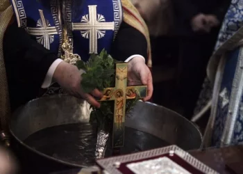 Πιερία: Ιερέας είπε σε πιστούς που έχουν σκύλους να μην πηγαίνουν εκκλησία και να ρίξουν φόλα