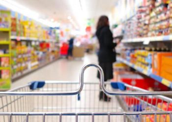 Πλαφόν σε ηλιέλαιο και αλεύρι από σούπερ μάρκετ και προμηθευτές