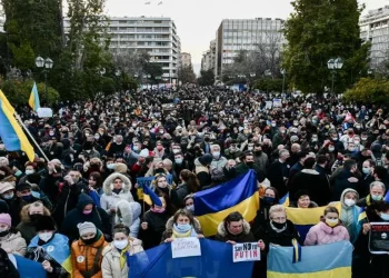 Συγκέντρωση στο Σύνταγμα κατά του πολέμου στην Ουκρανία