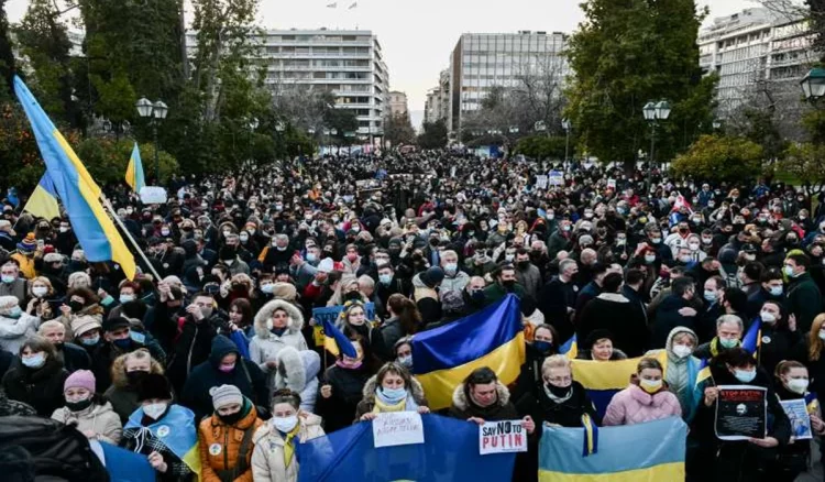 Συγκέντρωση στο Σύνταγμα κατά του πολέμου στην Ουκρανία