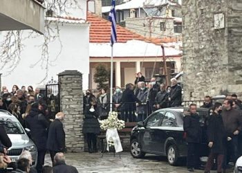 «Την κυνηγούσε, δεν την άφηνε σε ησυχία. Μέχρι που πήρε το όπλο, μπήκε στο μαγαζί και την σκότωσε μπροστά στα κορίτσια της» λεεί ο θείος της αδικοχαμένης Βίκυς