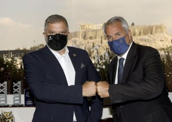 Παράταση δύο μηνών στις συμβάσεις του έκτακτου προσωπικού σε περιφέρειες και δήμους