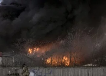 23η πολέμου: Ήχησαν ξανά οι σειρήνες στο Κίεβο – Εκρήξεις στη Λβιβ με στόχο το αεροδρόμιο