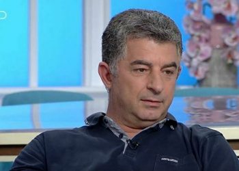 Ξεσπά η Στάθα Καραϊβάζ ένα χρόνο μετά τη δολοφονία του συζύγου της