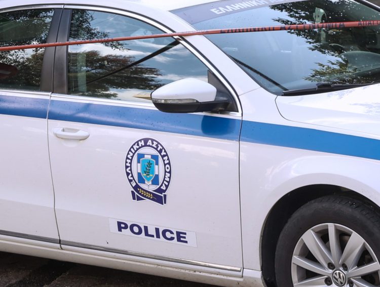 Άγρια δολοφονία στην Τήνο: 93χρονος σκότωσε τον διευθυντή της Σχολής Αγιογραφίας μπροστά στην σύζυγό του!
