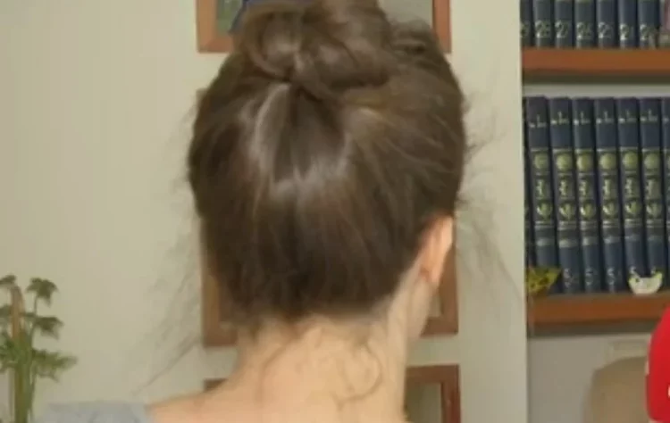 «Με βίαζε και με απειλούσε με μαχαίρι μπροστά στον Ράινερ» – καταγγέλλει μητέρα του 6χρονου