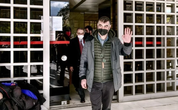 Ελεύθερος χωρίς ούτε έναν περιοριστικό όρο ο Βαξεβάνης