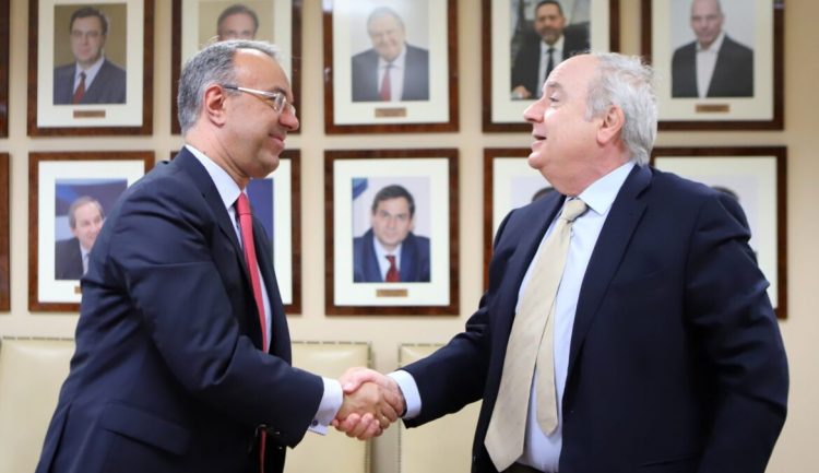 Έπεσαν οι υπογραφές στη σύμβαση για το Καζίνο στο Ελληνικό