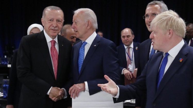 Μπάιντεν προς Ερντογάν: «Να διατηρηθεί η σταθερότητα στο Αιγαίο» (Bίντεο)