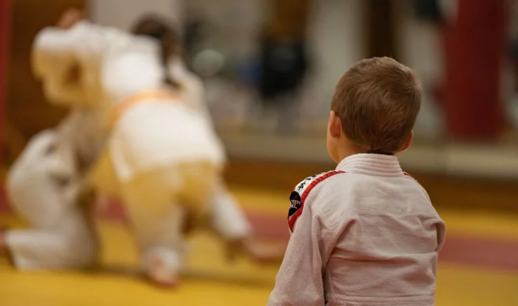 Συνελήφθη προπονητής πολεμικών τεχνών μετά από καταγγελείες 8 παιδιών για σεξουαλική παρενόχληση