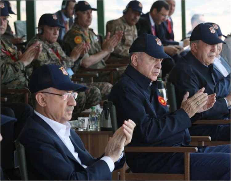 Φουάτ Οκτάι: “Αποστρατιωτικοποιήστε τα νησιά αλλιώς θα αμφισβητήσουμε την κυριαρχία τους”