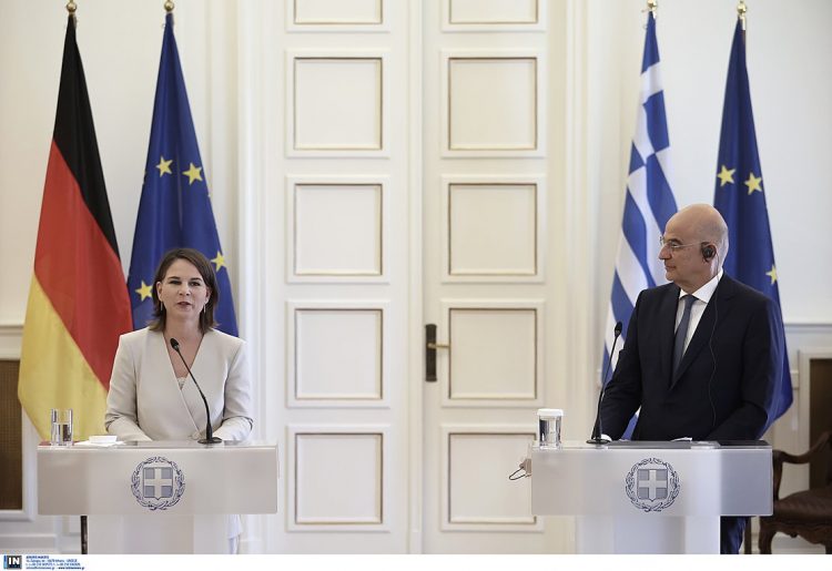 Δένδιας σε Μπέρμποκ: Mην δώσετε γερμανικά υποβρύχια στην Τουρκία