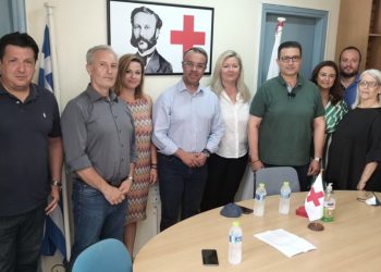 Ο Χρήστος Σταϊκούρας στηρίζει έμπρακτα τον Ελληνικό Ερυθρό Σταυρό