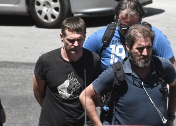 Επείγουσα επιστολή της Ζωής Κωνσταντοπούλου στον Εισαγγελέα Εφετών Θεσσαλονίκης, Άγγελο Καμηλάρη για την υπόθεση του Αλεξάντερ Βίννικ, εν όψει του ενδεχομένου νέας αρπαγής του, αυτή τη φορά προς ΗΠΑ.