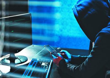 Ζωή Κωνσταντοπούλου: Τα έξι αμείλικτα ερωτήματα για την παρακολούθηση του Νίκου Ανδρουλάκη που έμειναν αναπάντητα από τον πρωθυπουργό