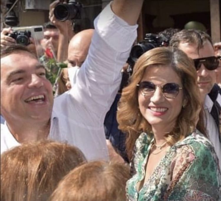 Στο πλευρό του Αλέξη Τσίπρα η Φανή Γιωτάκη