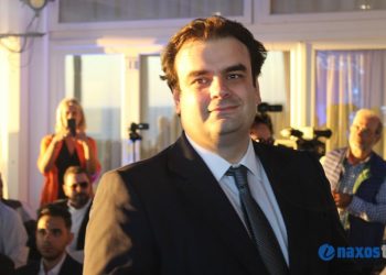 Χειρουργήθηκε ο Πιερρακάκης στο Metropolitan