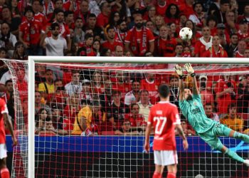 Η παγκόσμια υπόκλιση για τον ιπτάμενο «Όντι»