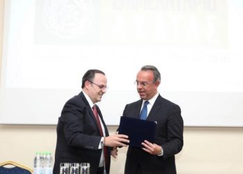 Επίτιμο μέλος του Επιμελητηρίου Αχαΐας ο Χρήστος Σταϊκούρας