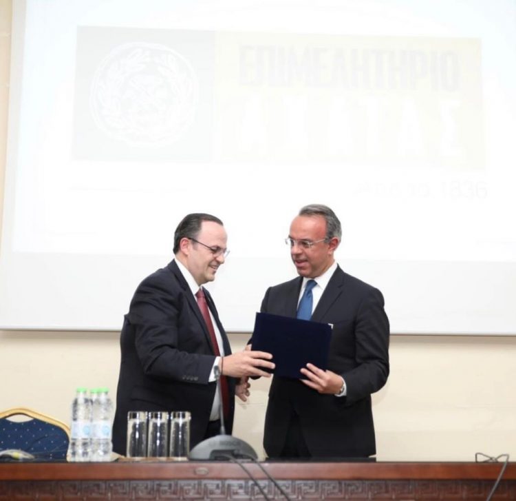 Επίτιμο μέλος του Επιμελητηρίου Αχαΐας ο Χρήστος Σταϊκούρας