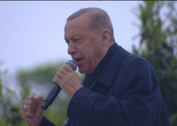 Νίκησε ο Ερντογάν και χαιρέτησε τον… Κεμάλ