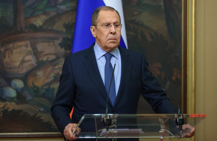 Σεργκέι Λαβρόφ: Οι δυτικοί παίζουν με τη φωτιά στην Ουκρανία για να αποδυναμώσουν τη Ρωσία