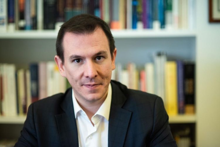 Παναγιώτης Δουδωνής: Ο κ. Μητσοτάκης έκανε κριτική στην αλαζονεία των στελεχών του, κλίνοντας τo “Εγώ” σε όλες τις πτώσεις