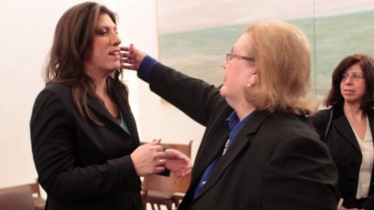 “Χρόνια πολλά” από τη Ζωή Κωνσταντοπούλου στη μητέρα της, Λίνα Αλεξίου, αλλά και σε όλες τις μανούλες του κόσμου