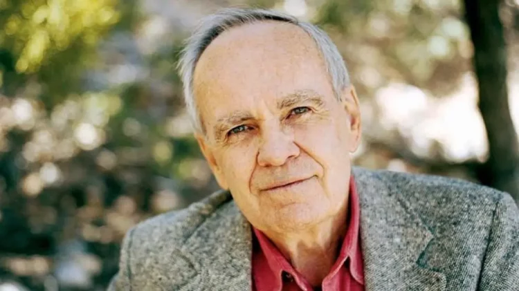 Πέθανε ο Αμερικανός συγγραφέας Κόρμακ ΜακΚάρθι