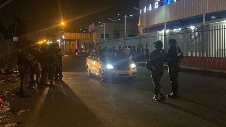 Ισημερινός: Εισαγγελέας δολοφονήθηκε μέσα στο αυτοκίνητό του