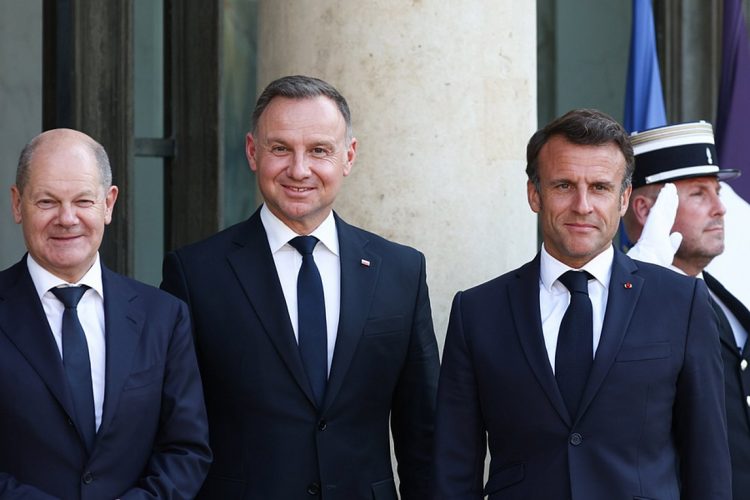 Μακρόν, Σολτς και Ντούντα συζήτησαν στο Παρίσι για το ουκρανικό