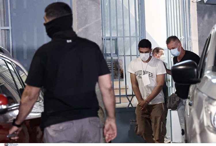 Στην Εισαγγελία Πρωτοδικών Καλαμάτας πρόκειται να οδηγηθούν οι συλληφθέντες για το ναυάγιο στα ανοιχτά της Πύλου