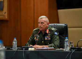 Αρχηγός ΓΕΕΘΑ: Τηλεφωνική επικοινωνία με τον Λιβανέζο ομόλογό του