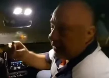 Κακοκαιρία Elias: Μήνυμα Μπέου από το αυτοκίνητο – «Μείνετε ψηλά, είναι χειρότερο από τον Daniel»