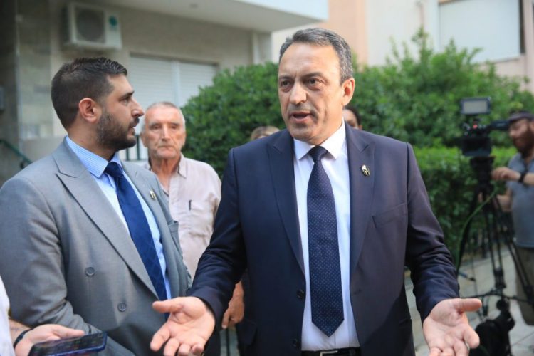 Στροφή στους Σπαρτιάτες και δήθεν υποταγή όλων στον Στίγκα