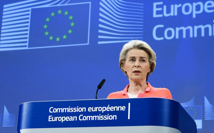 Επικοινωνία Ούρσουλα φον ντερ Λάιεν-Μαχμούντ Αμπάς