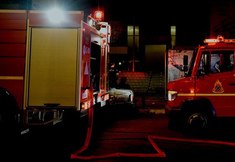 Δύο άνθρωποι απανθρακώθηκαν: Ηλικιωμένος σε σπίτι της Αργολίδας και γυναίκα σε κοντέινερ στην Τρίπολη