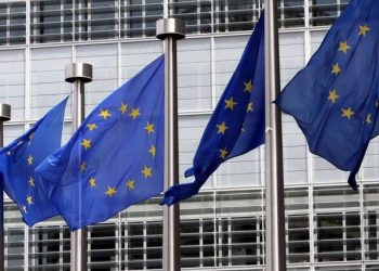 Κομισιόν:Τα υπερκέρδη ξεζουμίζουν τους πολίτες – Στις πρώτες θέσεις του πληθωρισμού η Ελλάδα