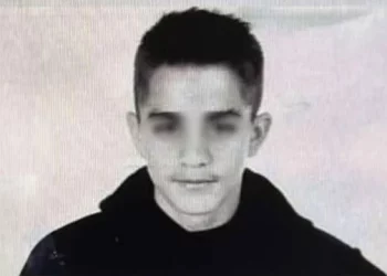 Ρέντη: Αυτός είναι ο 18χρονος που ομολόγησε ότι έριξε τη ναυτική φωτοβολίδα στον αστυνομικό