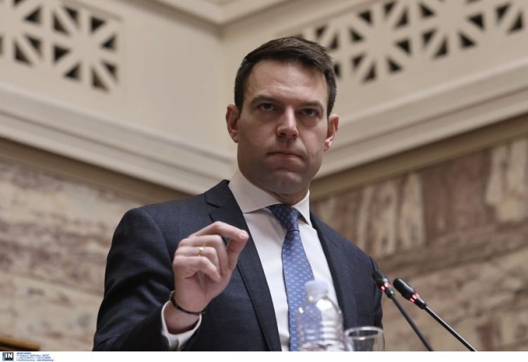 Στέφανος Κασσελάκης για Μητσοτάκη: Οι στημένες «αυθόρμητες» συναντήσεις ενός πολιτικού υποτιμούν και τον ίδιο και τους πολίτες