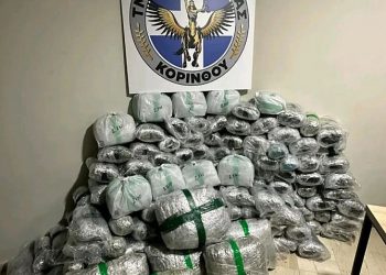 Κόρινθος: Τον έπιασαν να μεταφέρει περισσότερα από 195 κιλά κάνναβης
