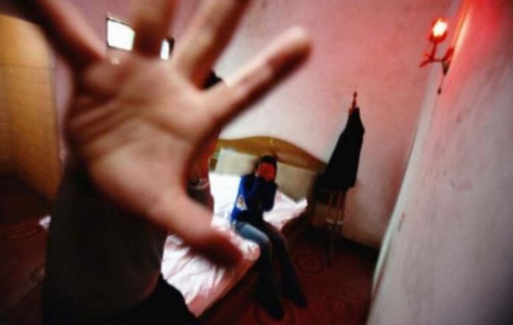 Νέα υπόθεση μαστροπείας στον Κολωνό: Εξωθούσαν ανήλικες στην πορνεία τρία άτομα